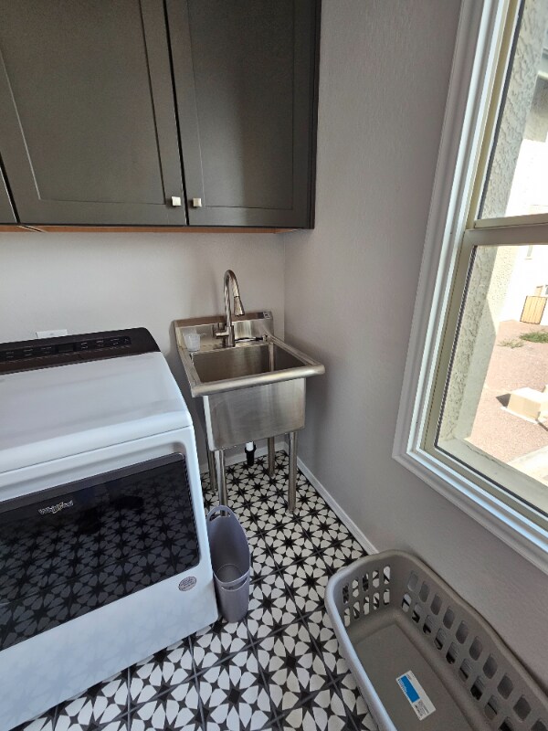 Building Photo - 880 S 150th Dr