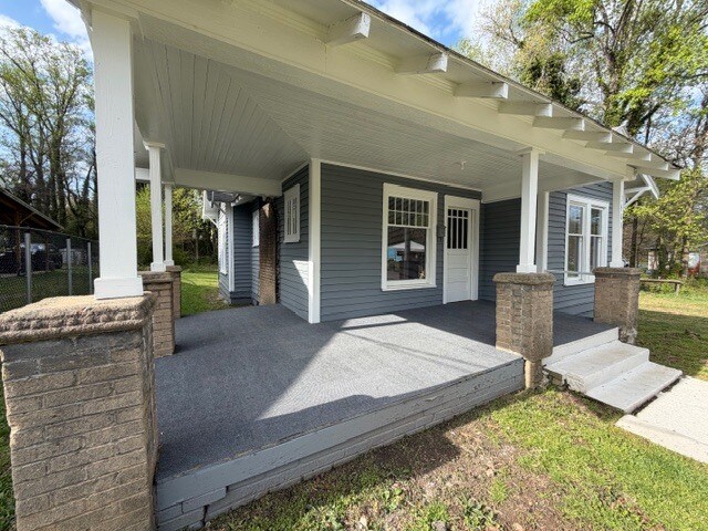 Building Photo - 1408 Harding St