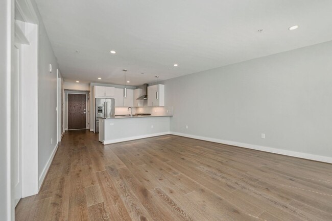 Building Photo - Professionally Managed // 2 bedroom 2 bathroom Modern Condo//  Adams Morgan// Parking Included!