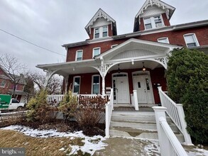 Building Photo - 203 SCHOOL St