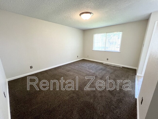 Building Photo - 3257 Phoenix Way