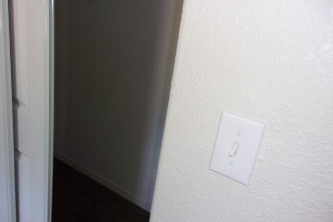 Building Photo - Great home in with great mountain views.