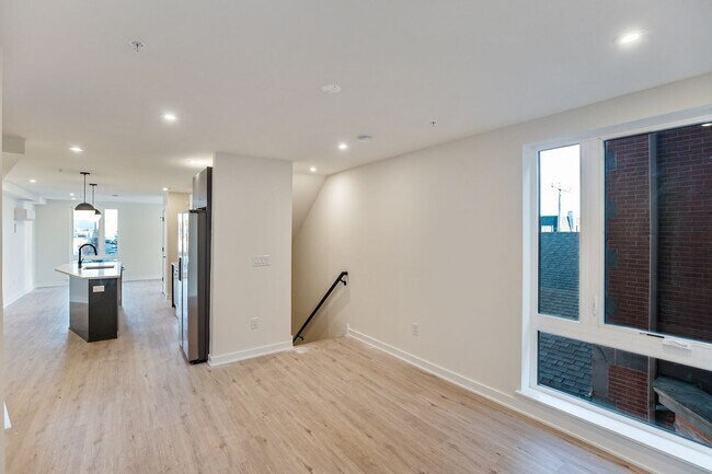 Building Photo - 933 N 29th St
