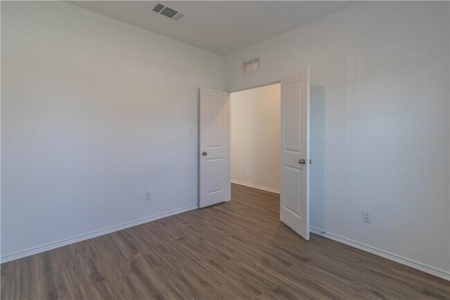 Building Photo - 3101 Windy Vane Dr
