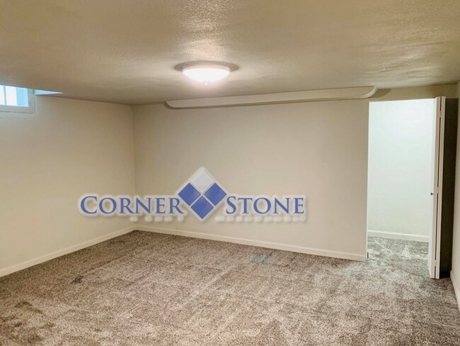 Building Photo - Large Spacious Home in Nampa!