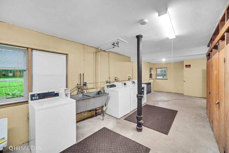 Building Photo - 3205 W 97th St