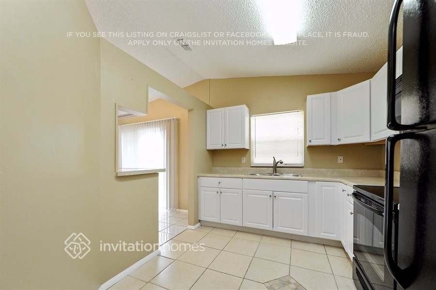 Building Photo - 1325 Periwinkle Ct