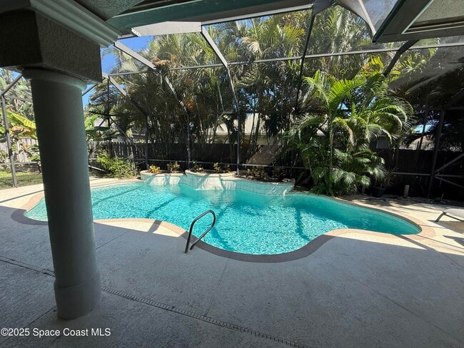 Building Photo - 416 Southampton Dr