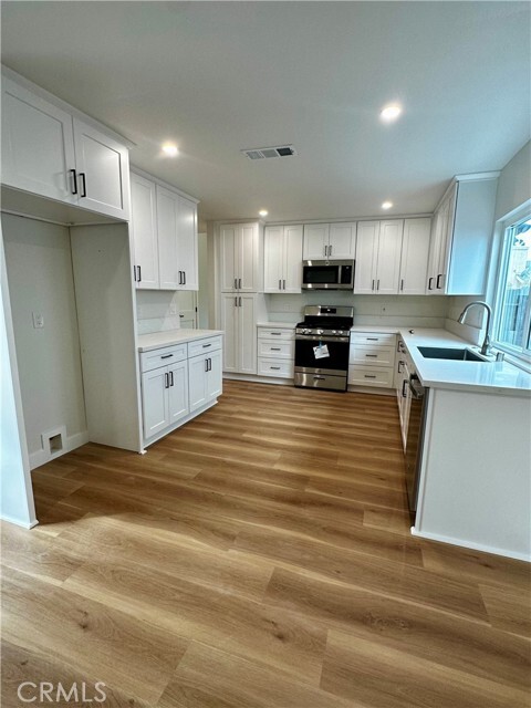 Building Photo - 5062 Greencap Ave