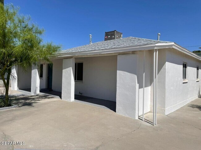 Building Photo - 3531 Harrison Ave