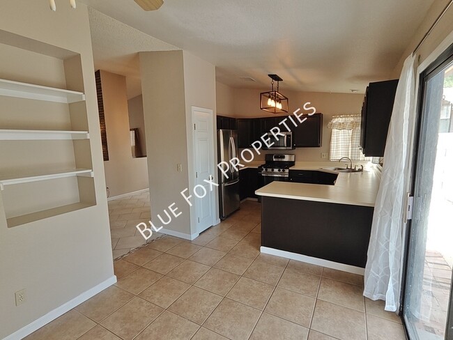 Building Photo - 5189 W Aquamarine St