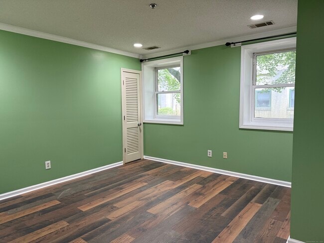 Building Photo - 127 Judd Square