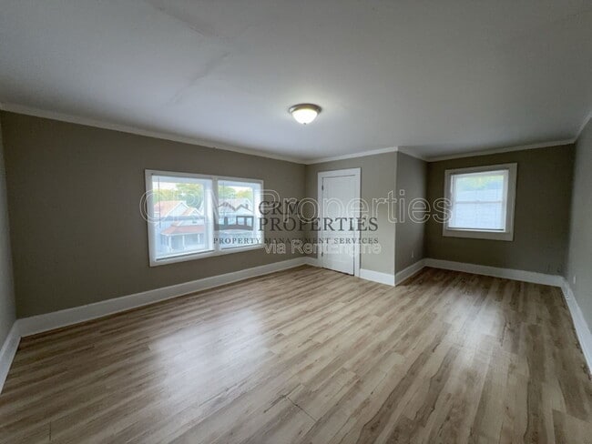 Building Photo - 301.5 N Temple Ave