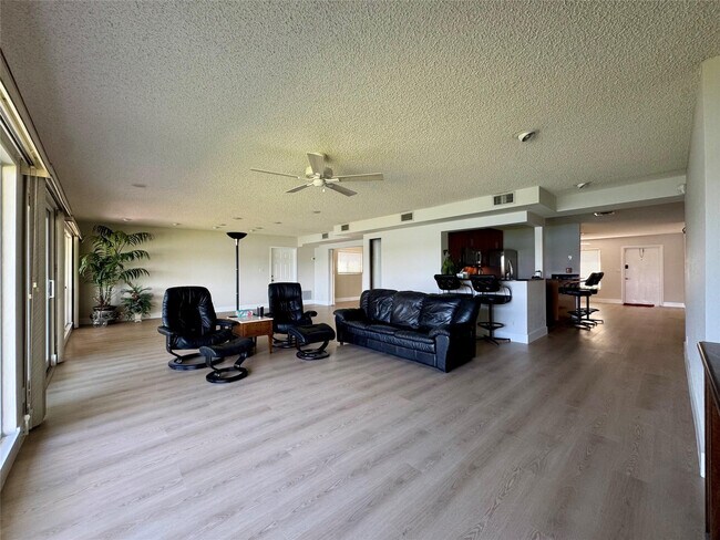 Building Photo - 1780 NW 39th Pl