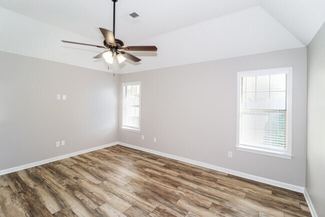 Building Photo - 35 Barkridge Dr