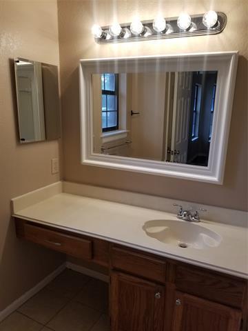 Building Photo - 713 Mack Dr