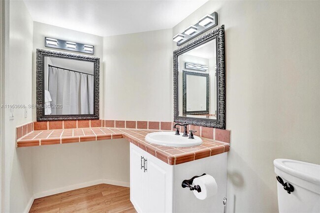 Building Photo - 19877 E Country Club Dr