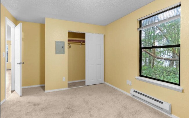 Building Photo - 5205 S Orchard St