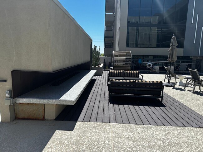 Building Photo - Contour on Campbell 1 bed 1.5 bath condo