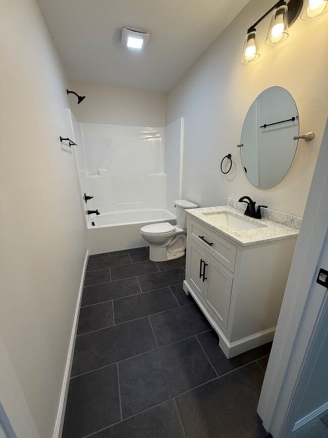 Building Photo - **MOVE IN SPECIAL, 1/2 OFF FIRST MONTHS RENT**Beautiful New 3 Bedroom 2 Bath House!