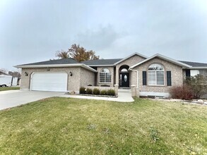 Building Photo - Newly Remodeled 3-Bedroom Home in South Jo...