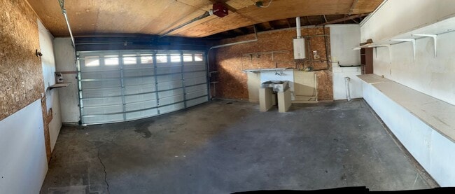 Building Photo - 3 Bedroom / 2 Bathroom Single Story Home in San Jacinto