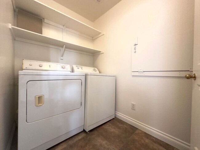 Building Photo - Beautiful SW Las Vegas Home. 3 Beds 3 Full Bath. Tiles Throughout.