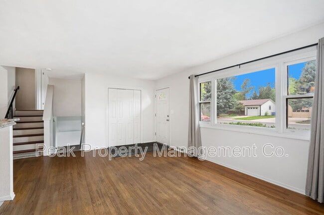 Building Photo - 1512 Brentwood Dr