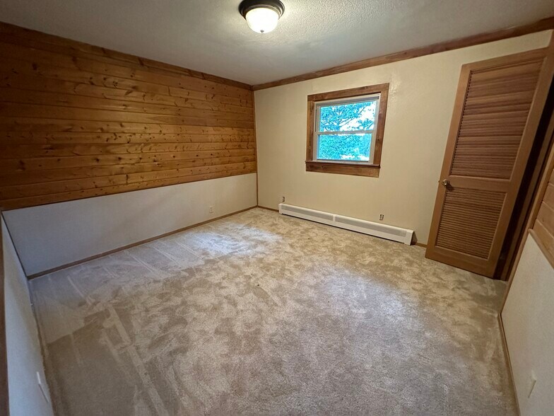 Building Photo - 615 Congressional Dr