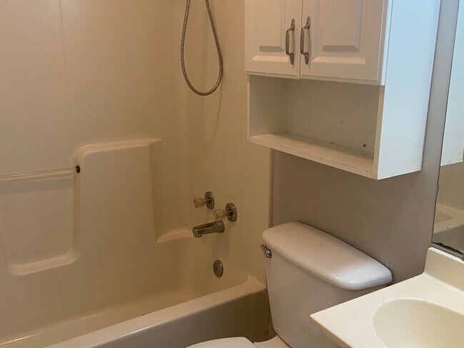 Building Photo - 228 Cone Rd