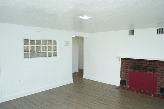 Building Photo - 604 15th St NW