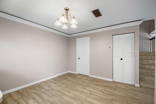 Building Photo - 388 Lake Arbor Dr