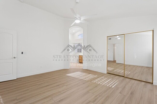 Building Photo - 9841 W Tonopah Dr