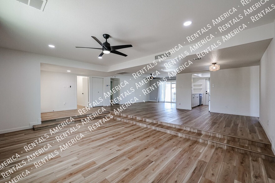 Building Photo - 1430 E Bell De Mar Dr