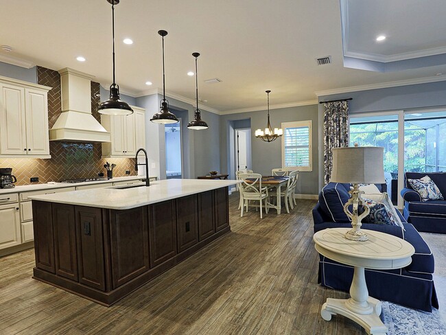Building Photo - Daniels Place Short Term Rental