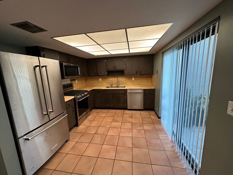 Building Photo - 11413 SW 110th Ln