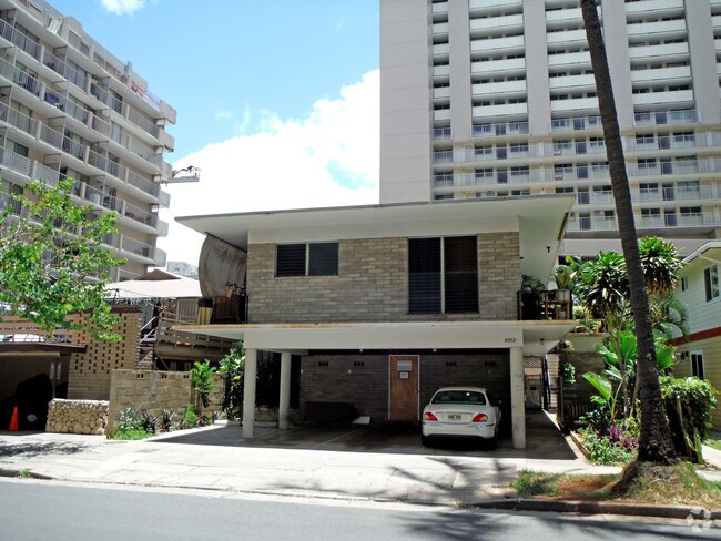 Primary Photo - 2212 Aloha Dr