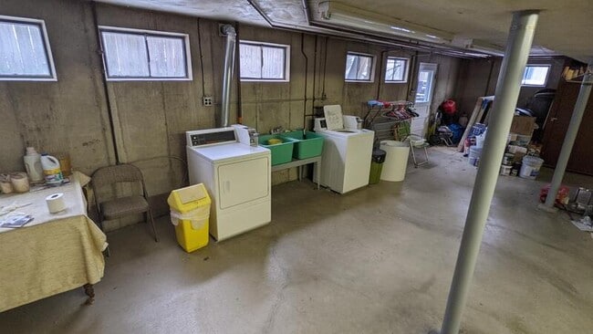 Building Photo - 3618 Robb Ave