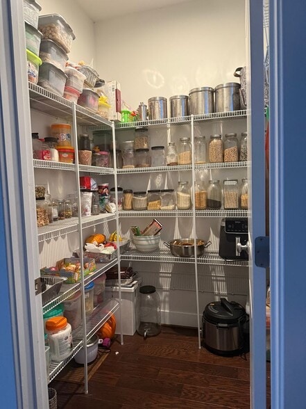 Building Photo - 22102 Cabin Branch Ave