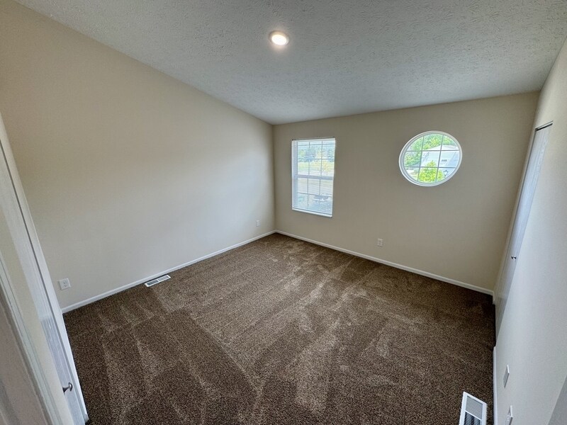 Building Photo - 389-395 Abbeyville Rd