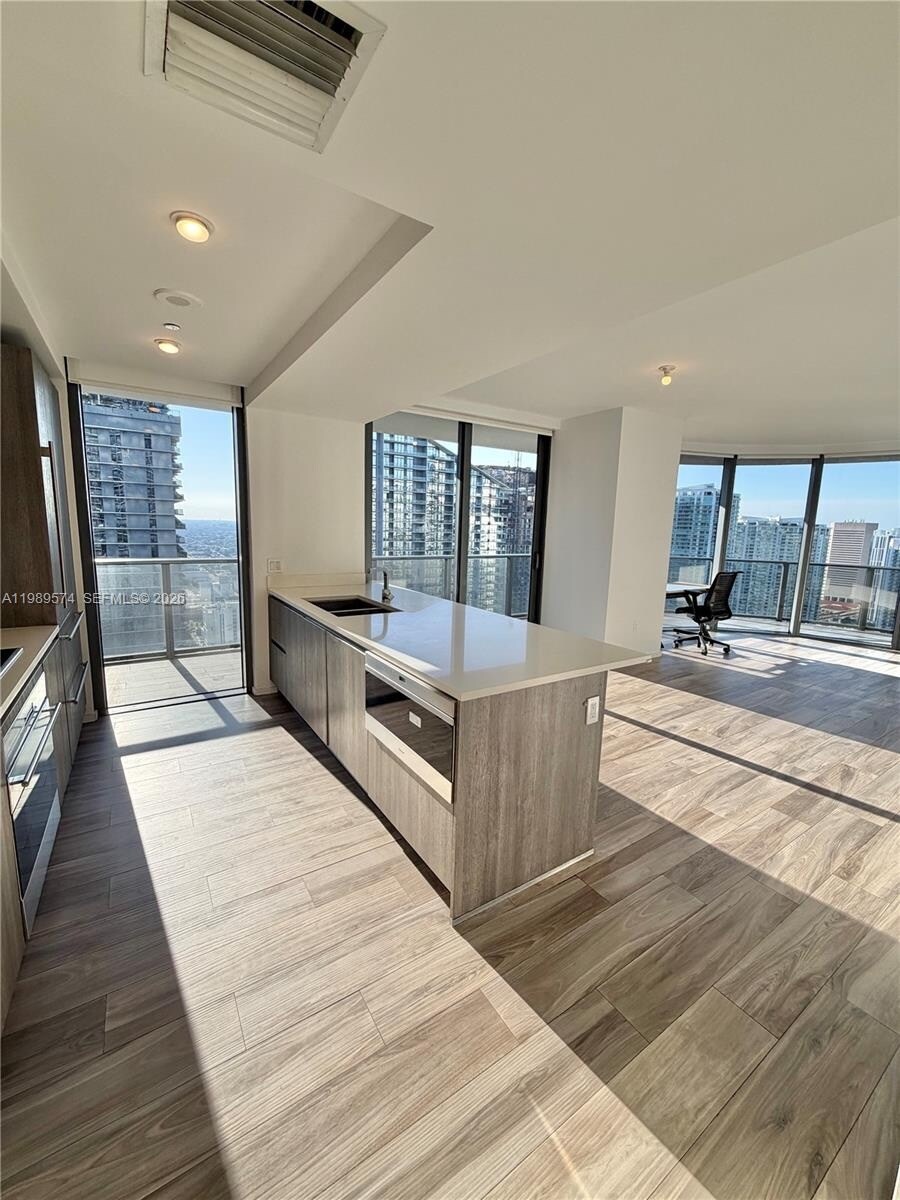 Building Photo - 801 S Miami Ave