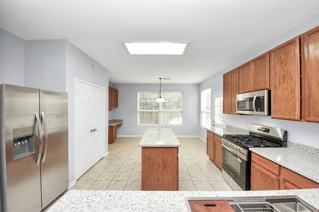 Building Photo - 9002 Sundown Dr