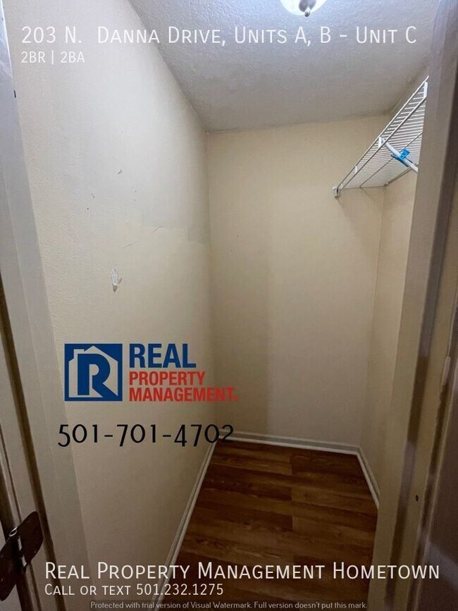 Building Photo - 203 N Danna Dr