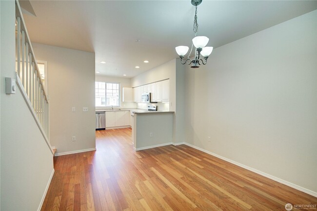 Building Photo - 2bd/2.25ba Bothell Townhome