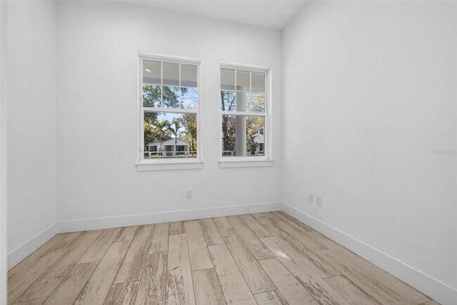 Building Photo - 611 24th Ave N