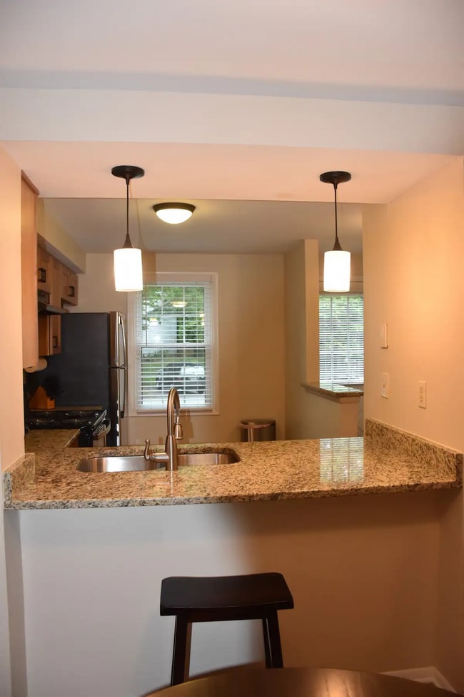 Building Photo - 899 Regal Path Ln