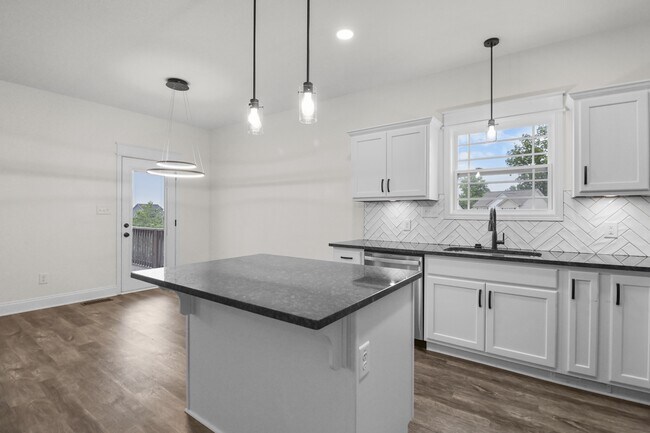 Building Photo - 525 Woodtrace Dr
