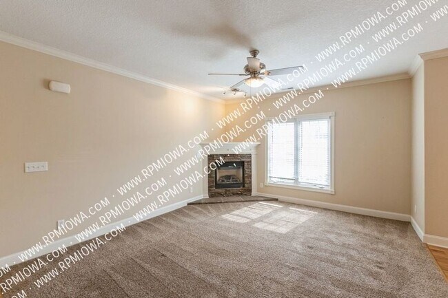 Building Photo - 14105 Airline Ave
