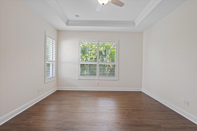 Building Photo - 10017 SW Oak Tree Cir