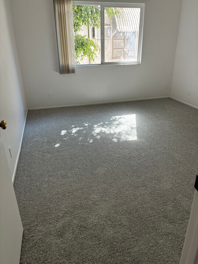 Bedroom - 10978 Bluffside Dr